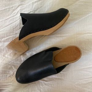 BRYR black leather clogs